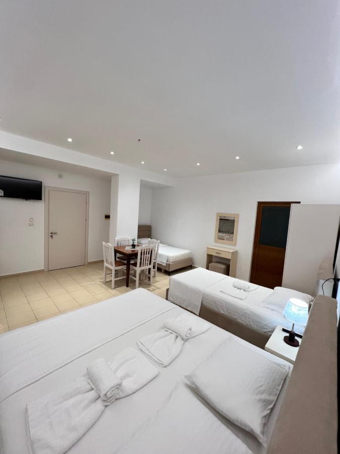 Hotel Moscopole Ксамил Экстерьер фото