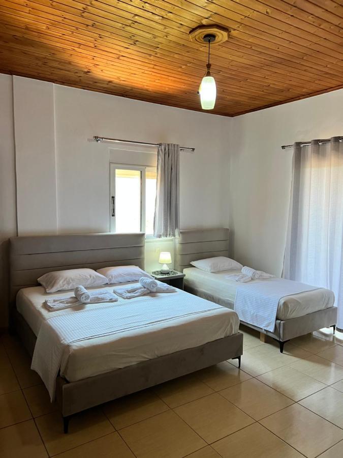 Hotel Moscopole Ксамил Экстерьер фото