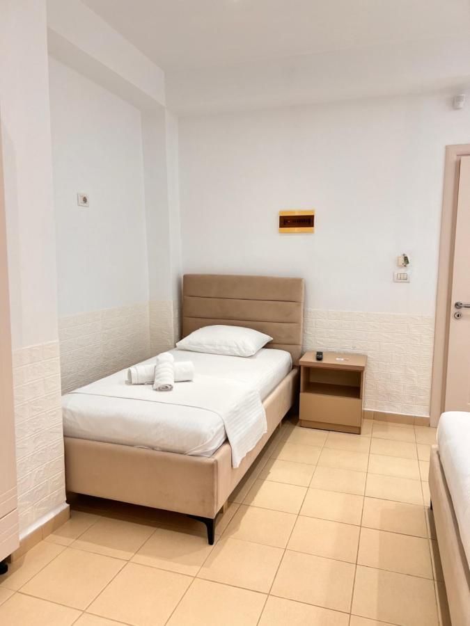 Hotel Moscopole Ксамил Экстерьер фото