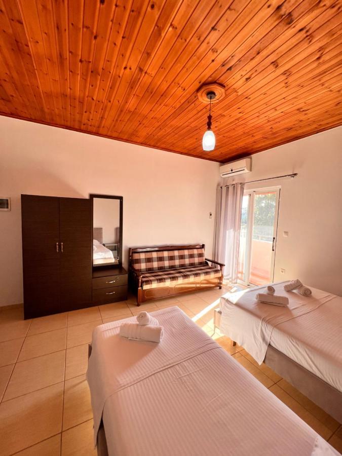 Hotel Moscopole Ксамил Экстерьер фото